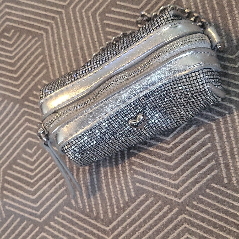 Y2K Juicy Couture Silver Chain Clutch with Heart Detail - Picture 6 of 7